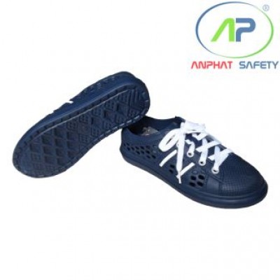 Giày bata nhựa đi mưa cột dây size 40